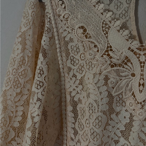 Torrid Cream Lace Blouse size 3 - Picture 2 of 9